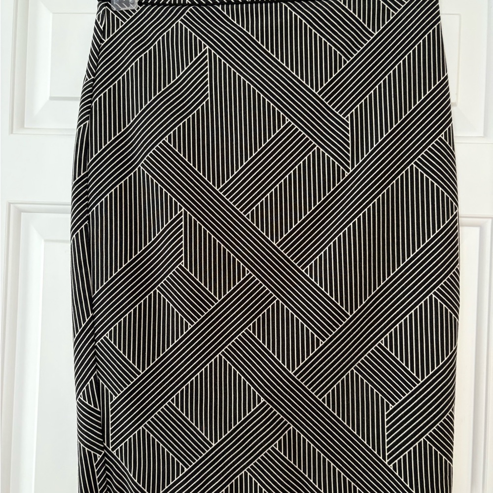 Ann Taylor Black and White Midi Pencil Skirt